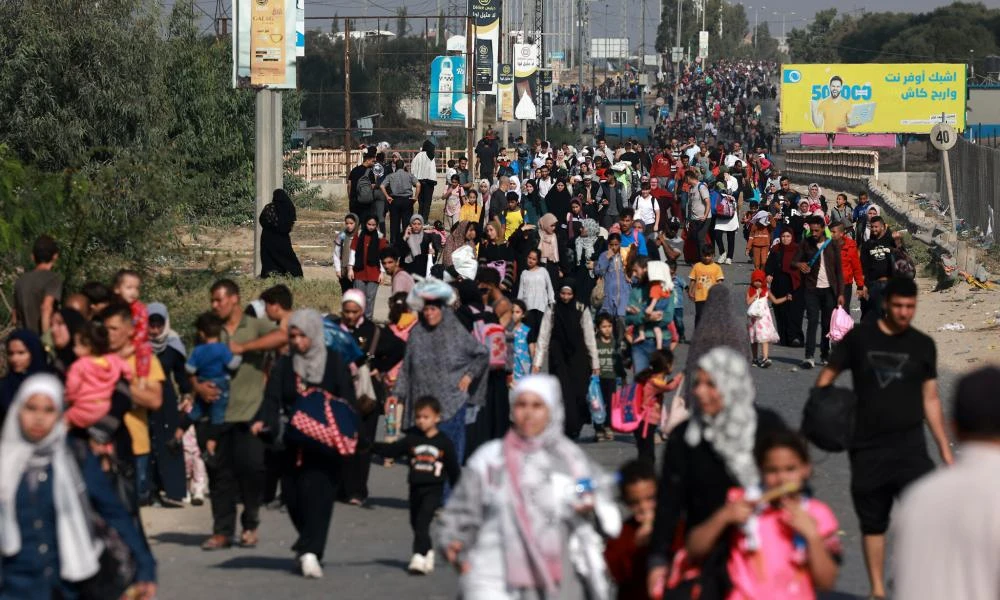 Χιλιάδες Παλαιστίνιοι άμαχοι εγκαταλείπουν τη βόρεια Γάζα